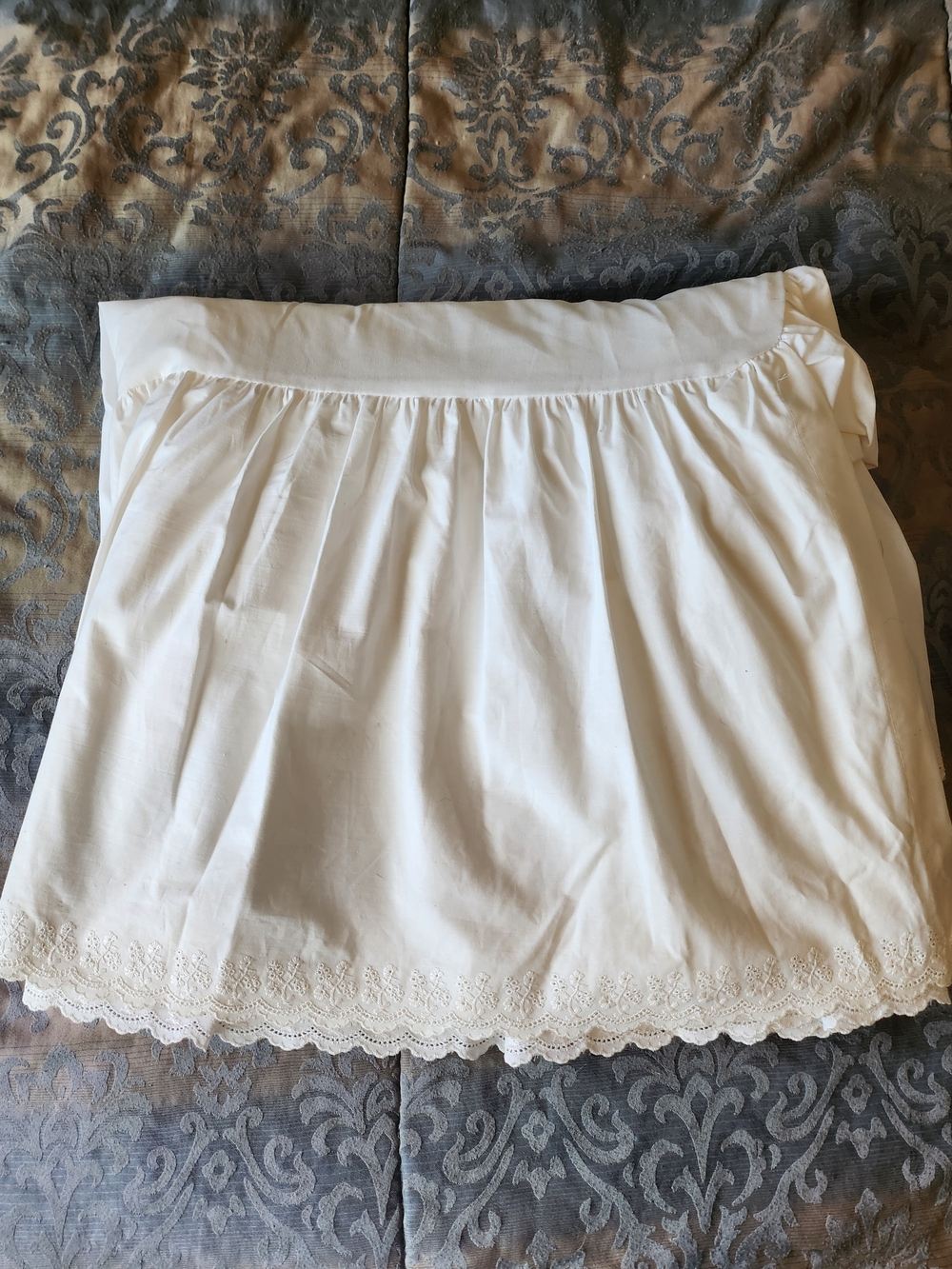 VTG Ralph Lauren Queen Size Bedskirt